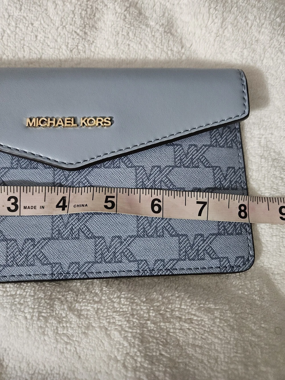 💕💖Michael Kors Light Blue Logo Envelope Wristlet - Preowned💞💔